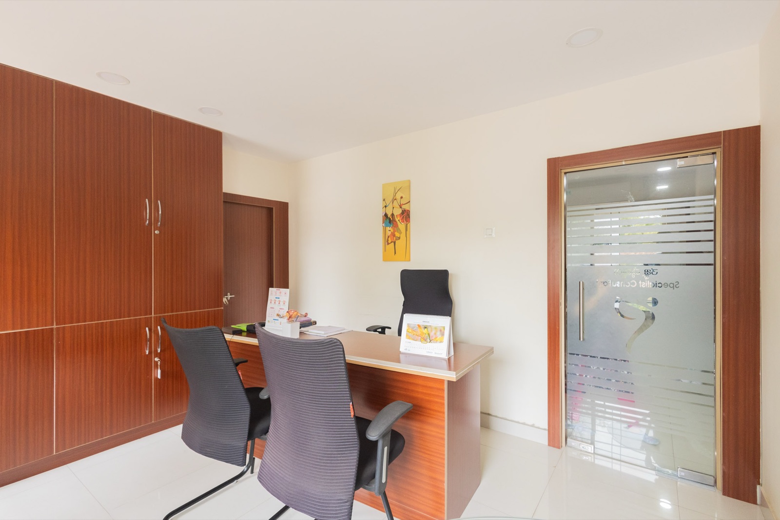 Private specialist consultation room at Srishti SAFE